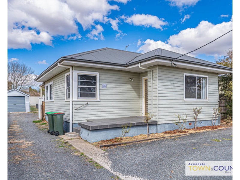 75 Douglas Street, Armidale NSW 2350