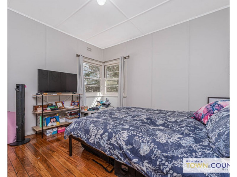 75 Douglas Street, Armidale NSW 2350