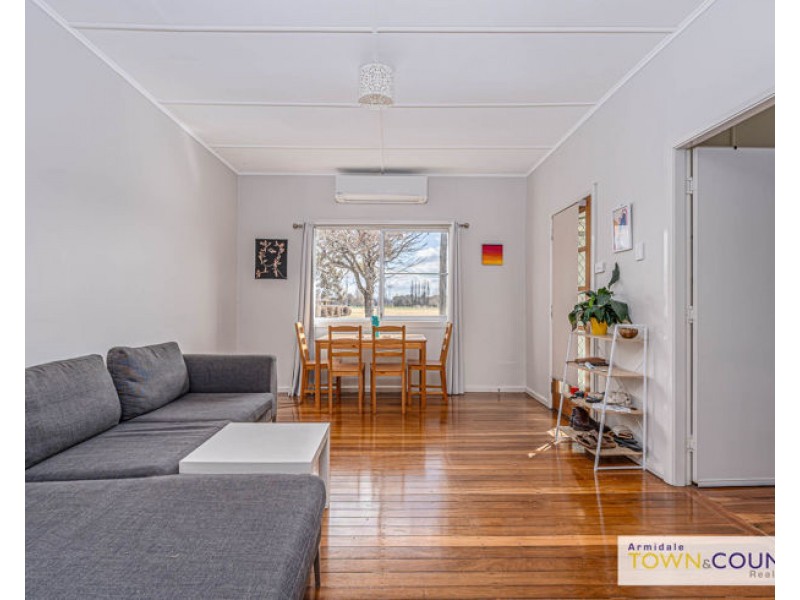 75 Douglas Street, Armidale NSW 2350