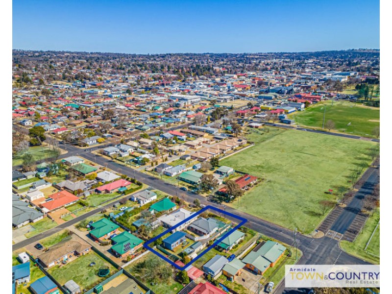 75 Douglas Street, Armidale NSW 2350