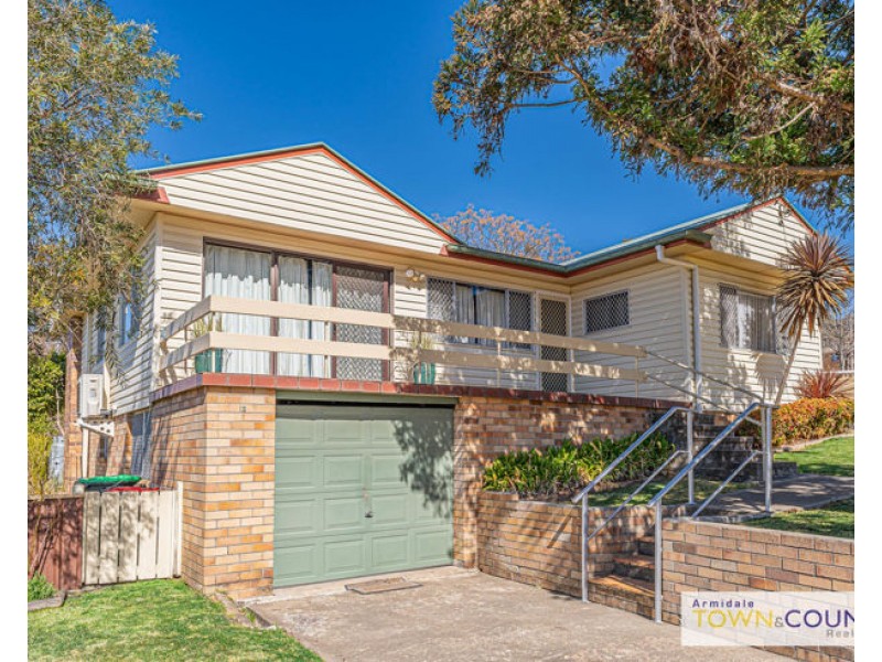 12 Simpson Avenue, Armidale NSW 2350
