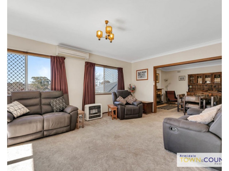 12 Simpson Avenue, Armidale NSW 2350