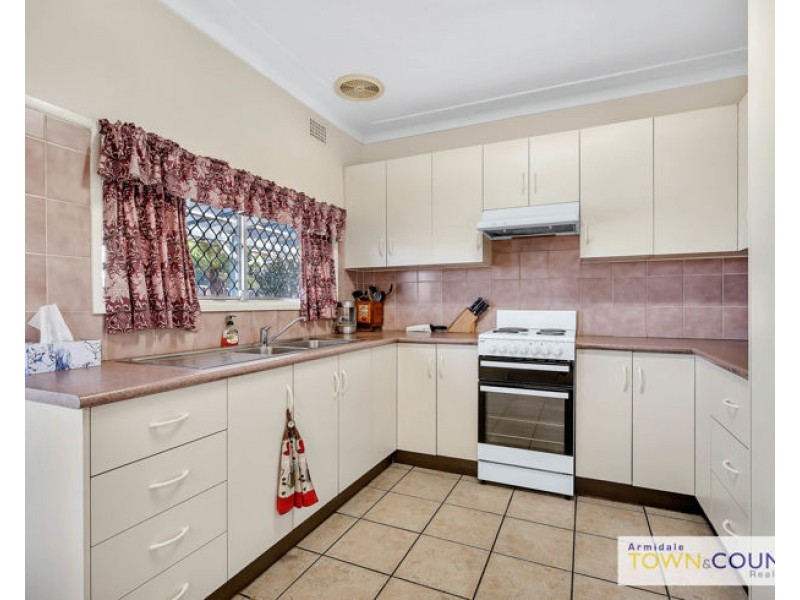 12 Simpson Avenue, Armidale NSW 2350