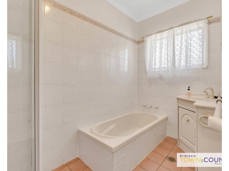 12 Simpson Avenue, Armidale NSW 2350