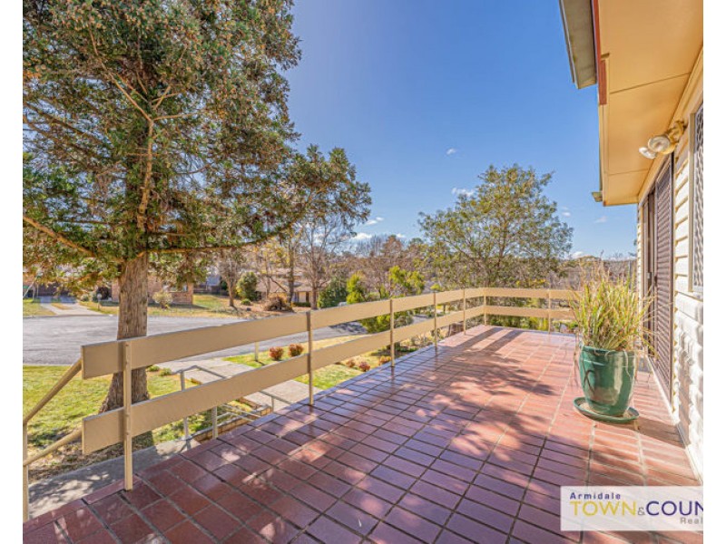 12 Simpson Avenue, Armidale NSW 2350