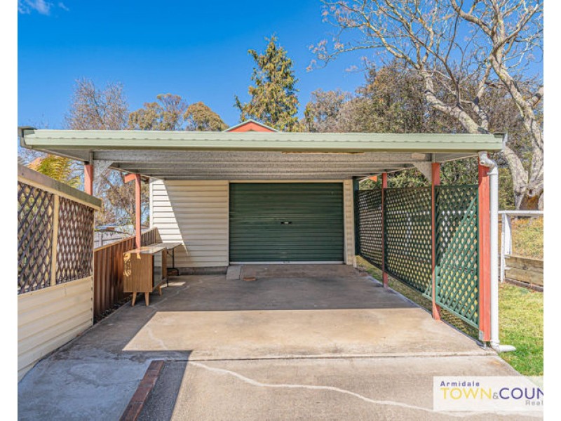 12 Simpson Avenue, Armidale NSW 2350