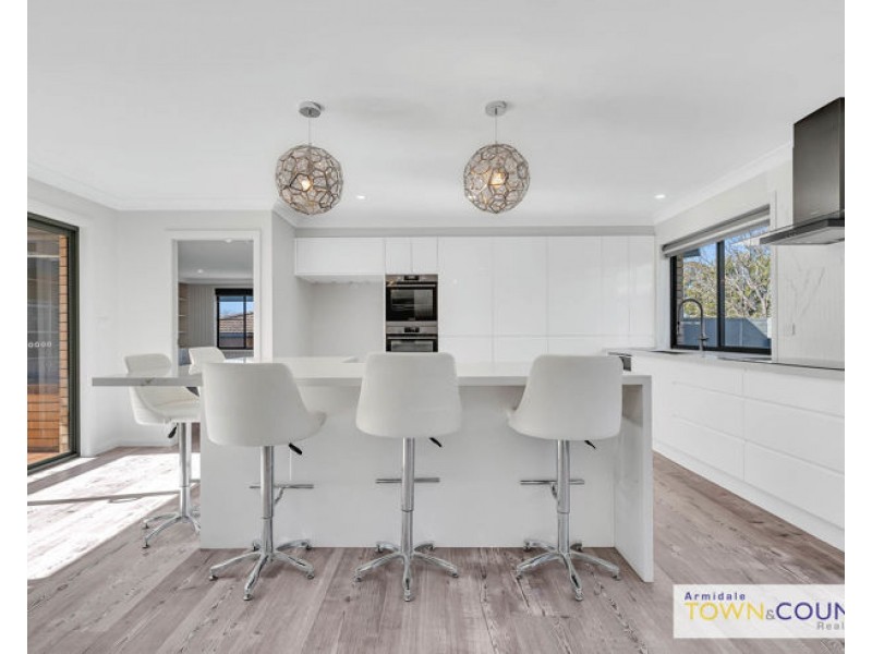 14 Richardson Avenue, Armidale NSW 2350