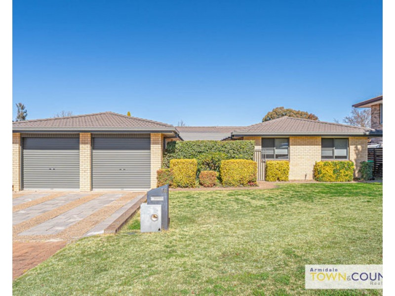 14 Richardson Avenue, Armidale NSW 2350