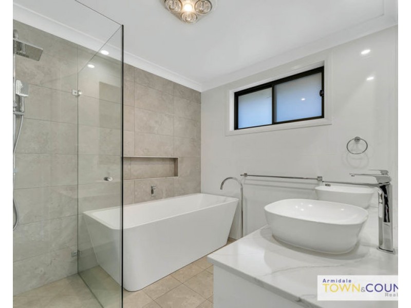 14 Richardson Avenue, Armidale NSW 2350