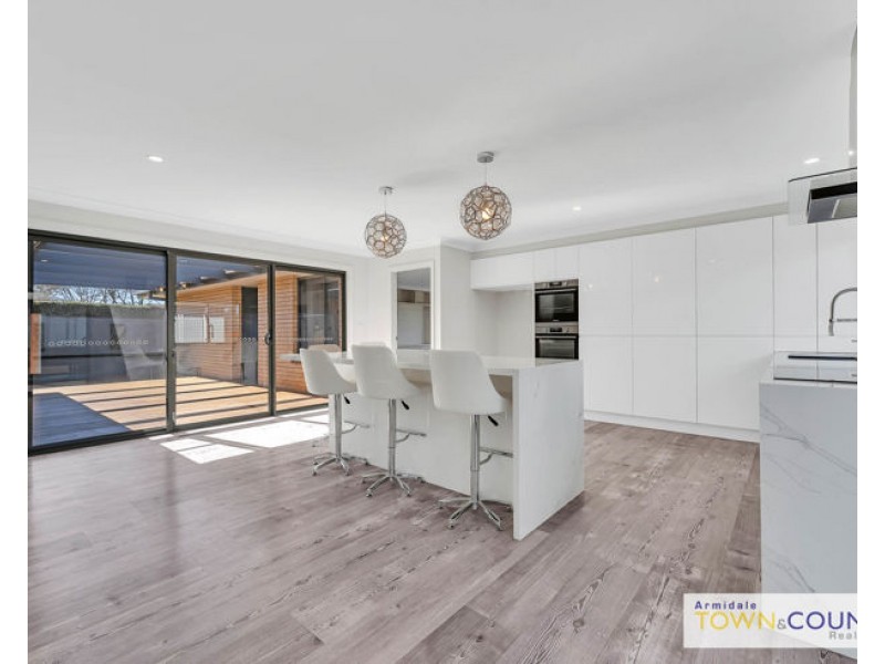 14 Richardson Avenue, Armidale NSW 2350