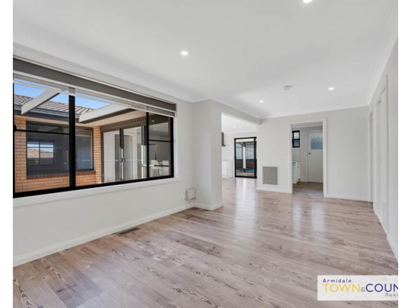 14 Richardson Avenue, Armidale NSW 2350