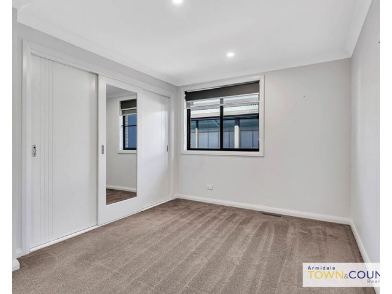 14 Richardson Avenue, Armidale NSW 2350