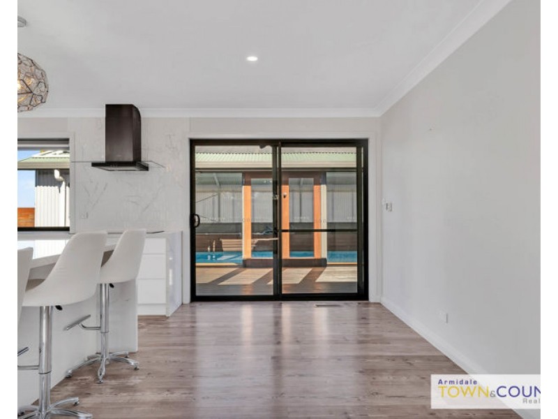 14 Richardson Avenue, Armidale NSW 2350