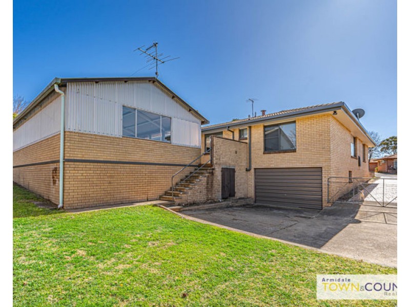 14 Richardson Avenue, Armidale NSW 2350