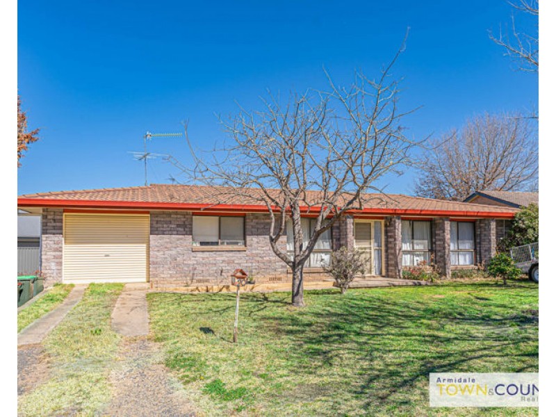 20 Freeman Crescent, Armidale NSW 2350