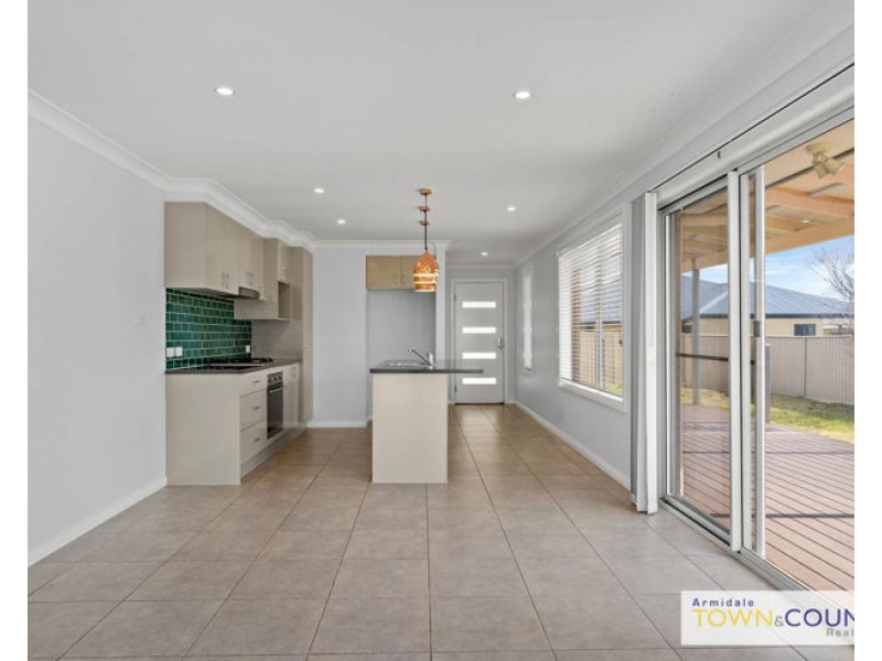 24 Rusden Court, Armidale NSW 2350