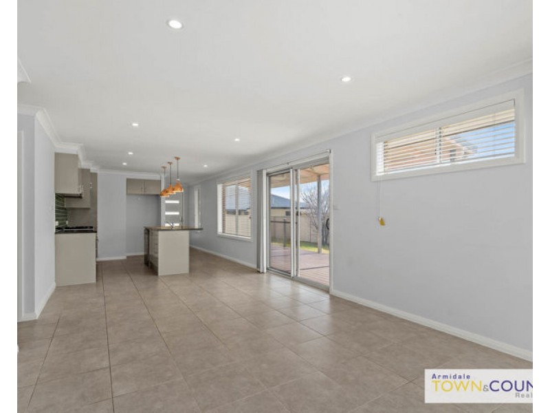 24 Rusden Court, Armidale NSW 2350