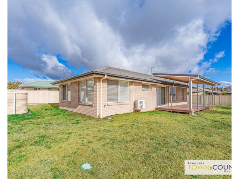 24 Rusden Court, Armidale NSW 2350