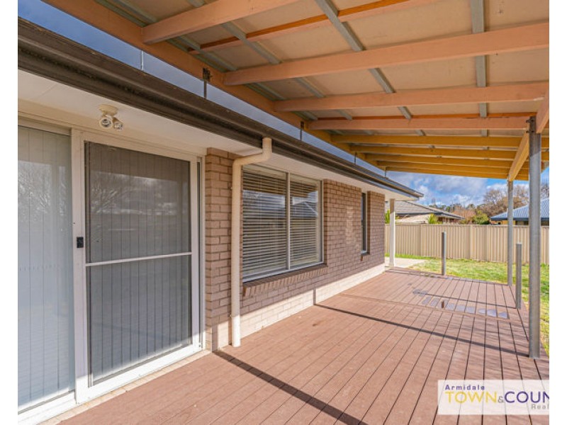 24 Rusden Court, Armidale NSW 2350