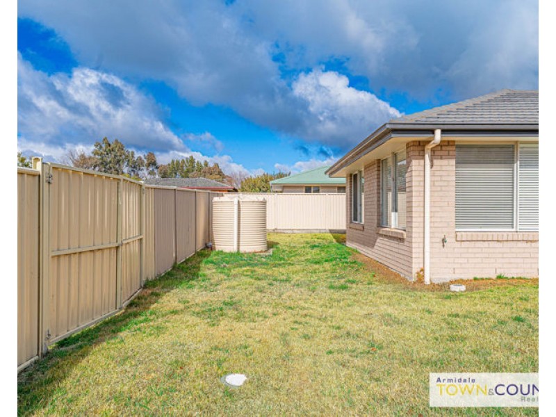 24 Rusden Court, Armidale NSW 2350