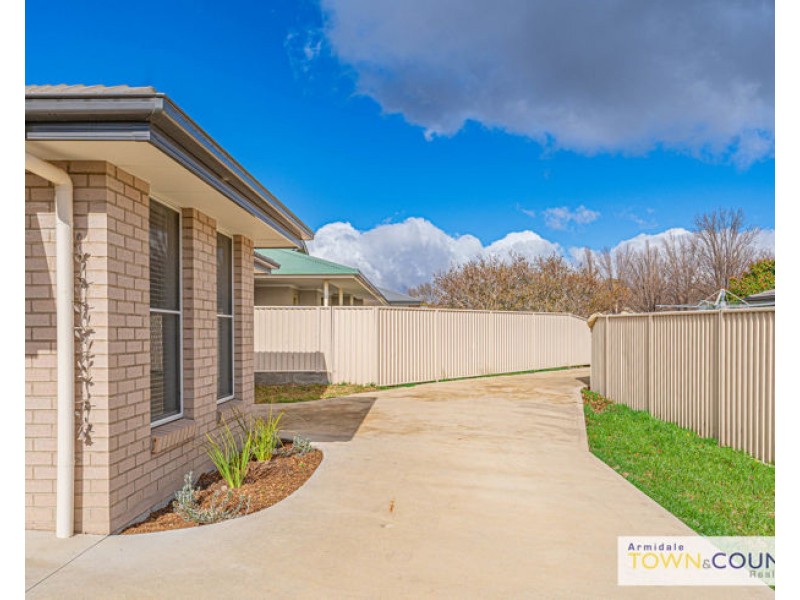 24 Rusden Court, Armidale NSW 2350