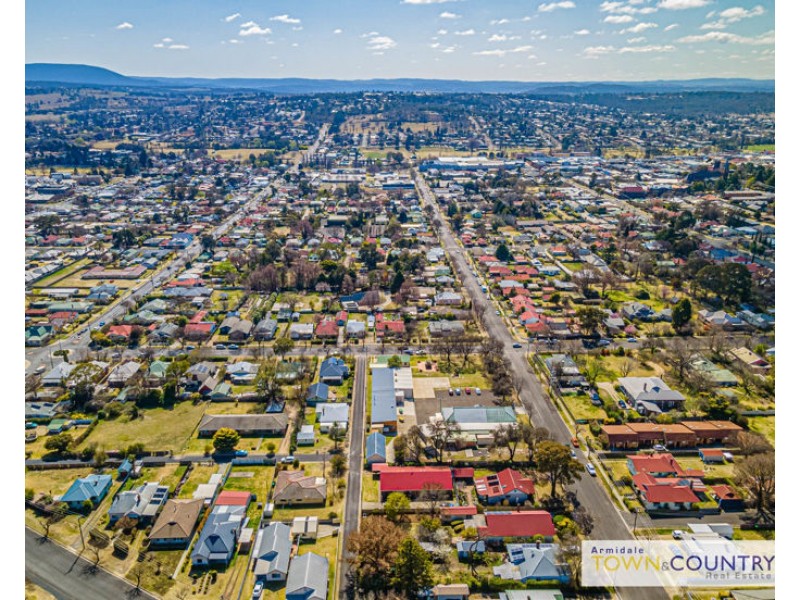 2/15 McShane Avenue, Armidale NSW 2350