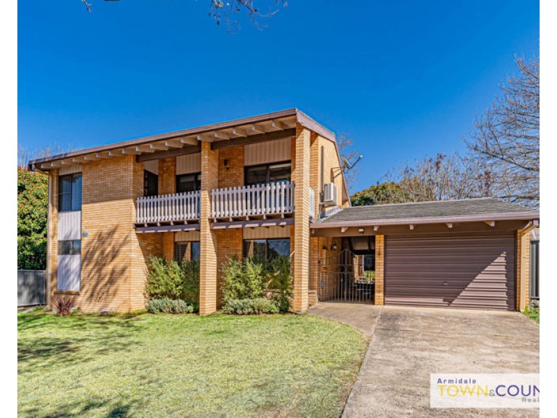 10 Freeman Crescent, Armidale NSW 2350