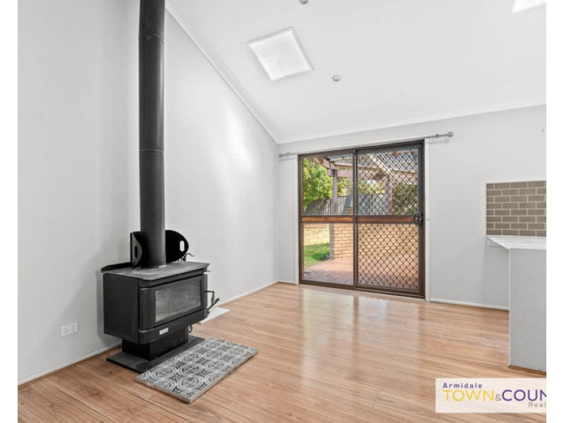 10 Freeman Crescent, Armidale NSW 2350