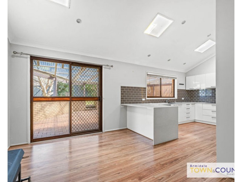 10 Freeman Crescent, Armidale NSW 2350