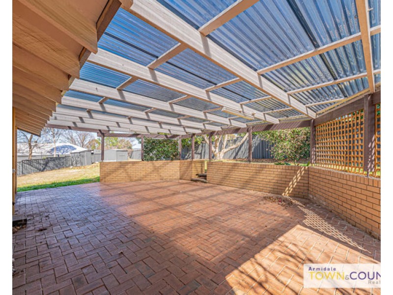 10 Freeman Crescent, Armidale NSW 2350