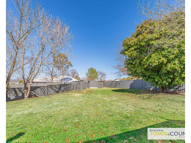 10 Freeman Crescent, Armidale NSW 2350