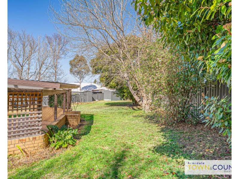10 Freeman Crescent, Armidale NSW 2350