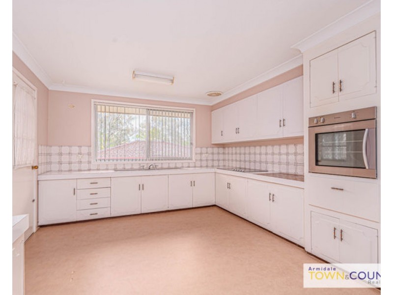 8 Werrina Crescent, Armidale NSW 2350