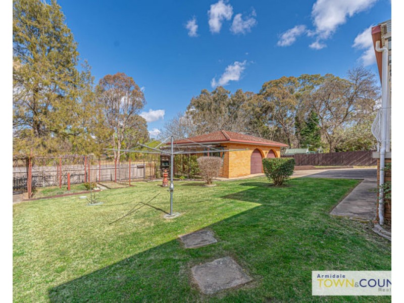 8 Werrina Crescent, Armidale NSW 2350