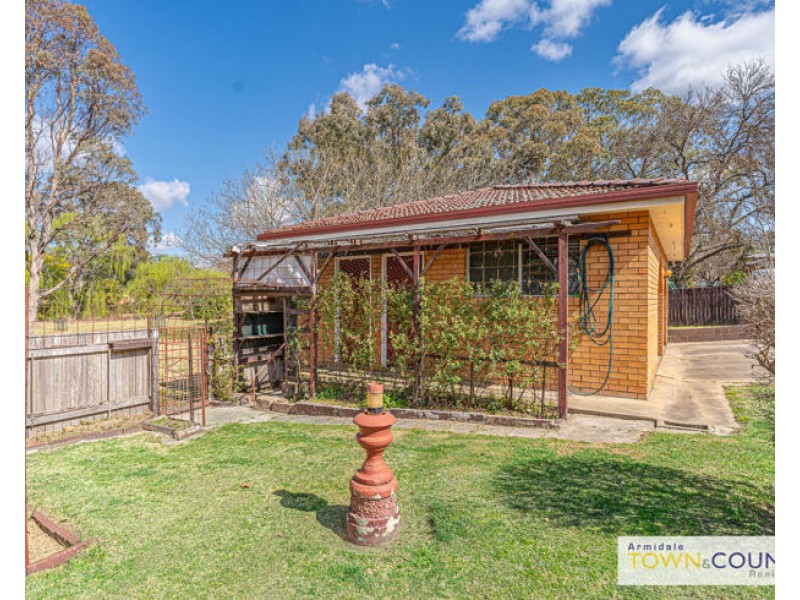 8 Werrina Crescent, Armidale NSW 2350