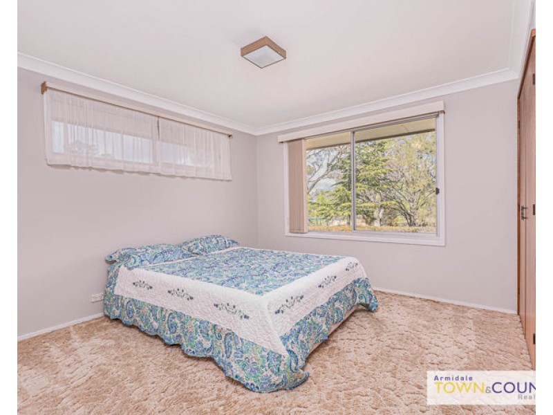 8 Werrina Crescent, Armidale NSW 2350