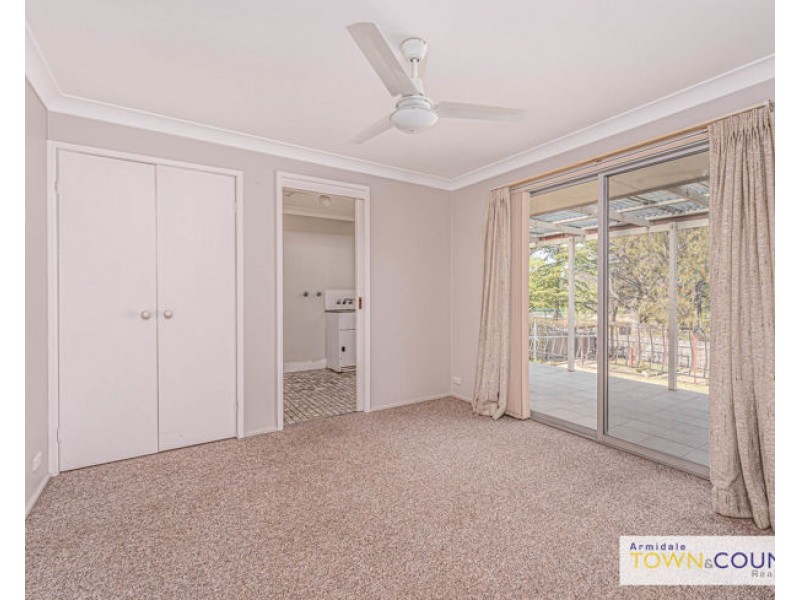 8 Werrina Crescent, Armidale NSW 2350