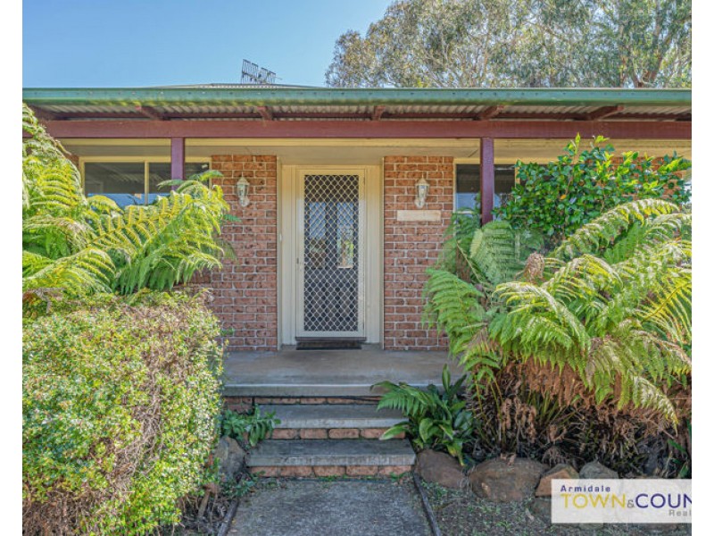 8 Erin Court, Armidale NSW 2350