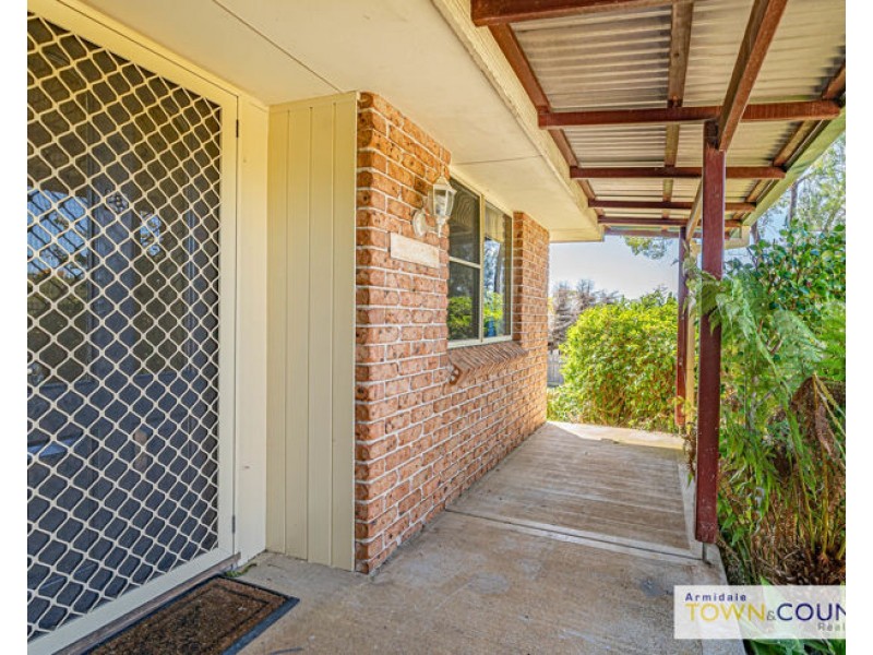 8 Erin Court, Armidale NSW 2350