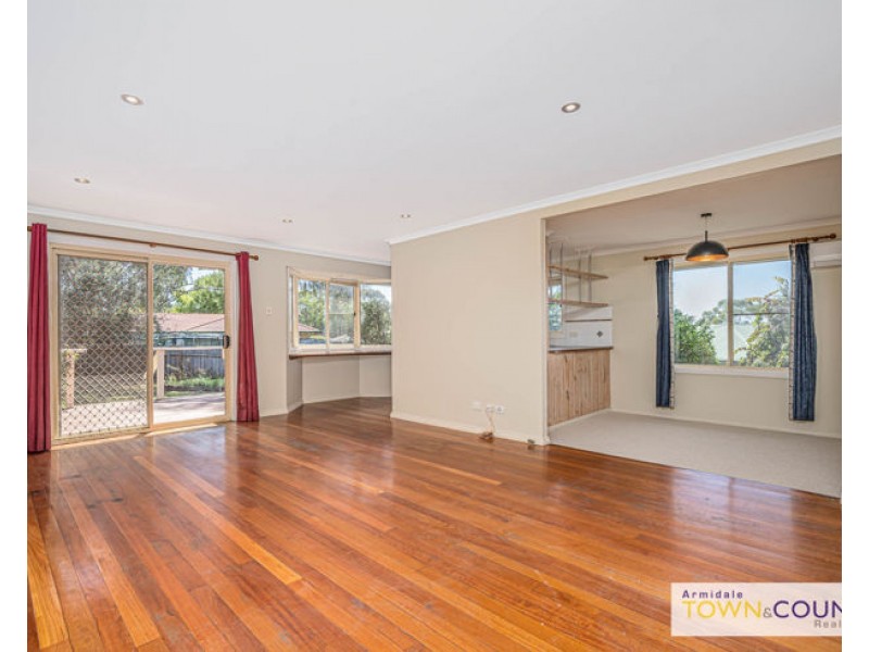 8 Erin Court, Armidale NSW 2350