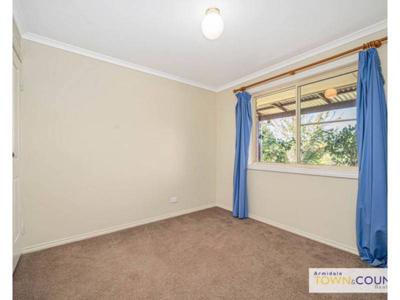 8 Erin Court, Armidale NSW 2350