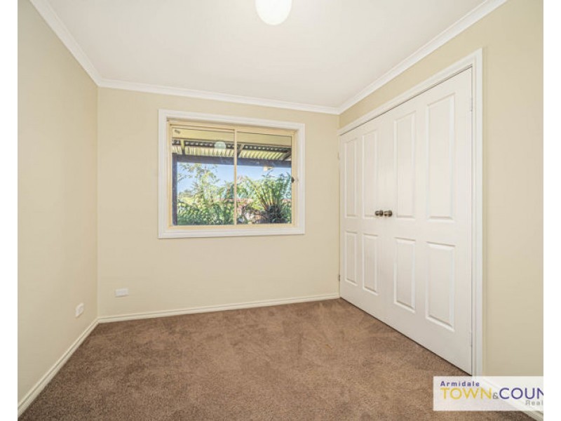 8 Erin Court, Armidale NSW 2350