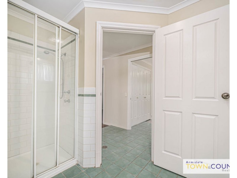 8 Erin Court, Armidale NSW 2350