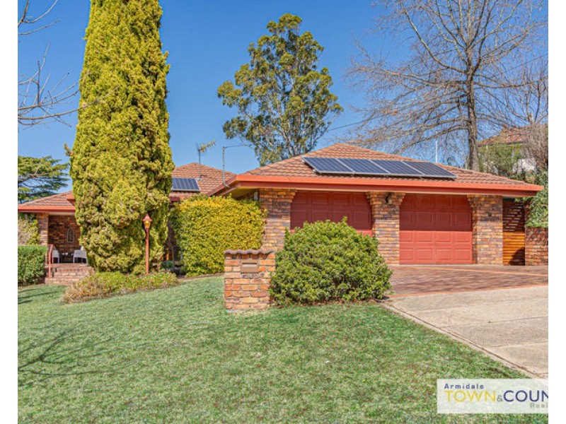 10 Newbury Drive, Armidale NSW 2350