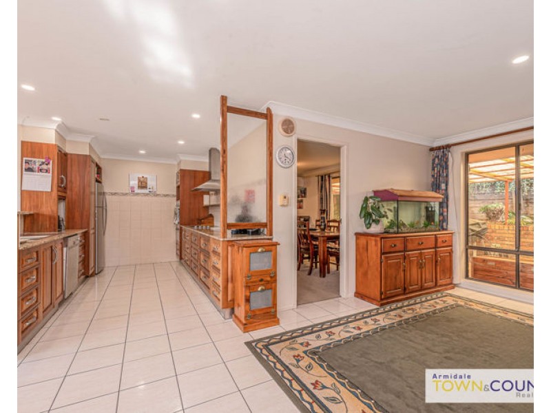 10 Newbury Drive, Armidale NSW 2350