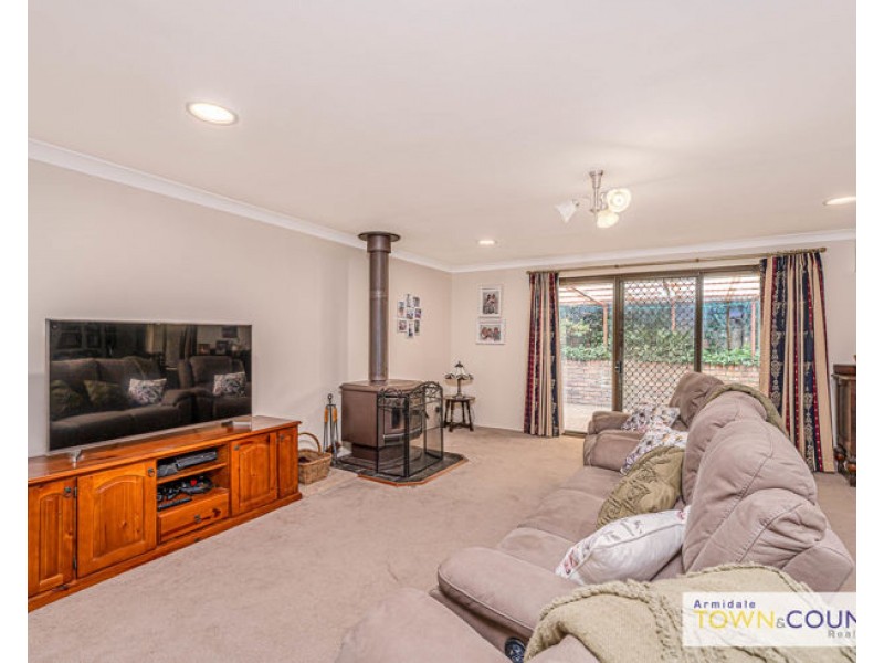 10 Newbury Drive, Armidale NSW 2350