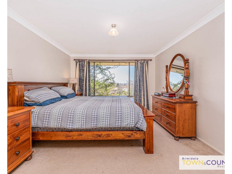 10 Newbury Drive, Armidale NSW 2350