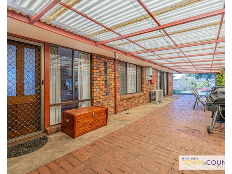 10 Newbury Drive, Armidale NSW 2350