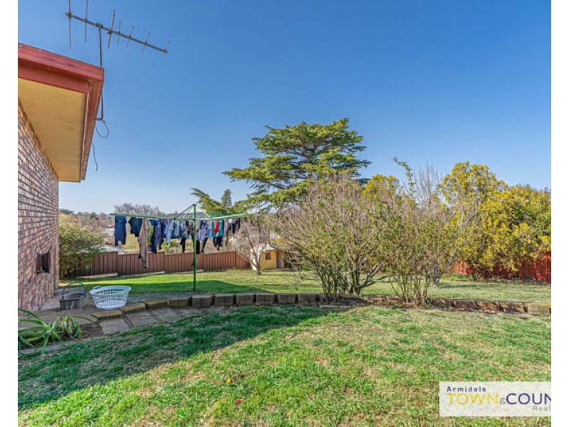 10 Newbury Drive, Armidale NSW 2350