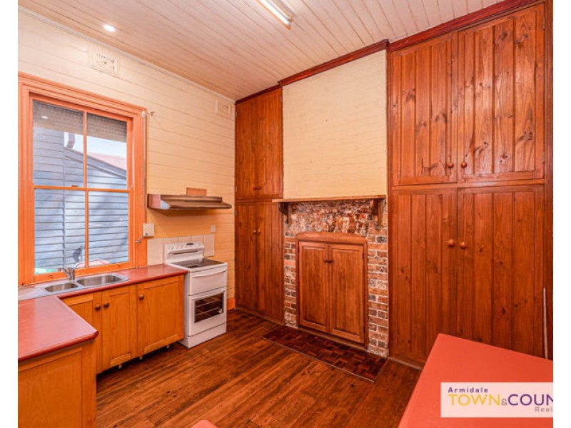 9 Crescent Street, Armidale NSW 2350